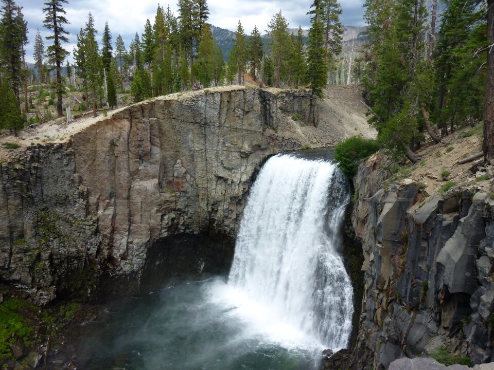 Rainbow falls california waterfalls