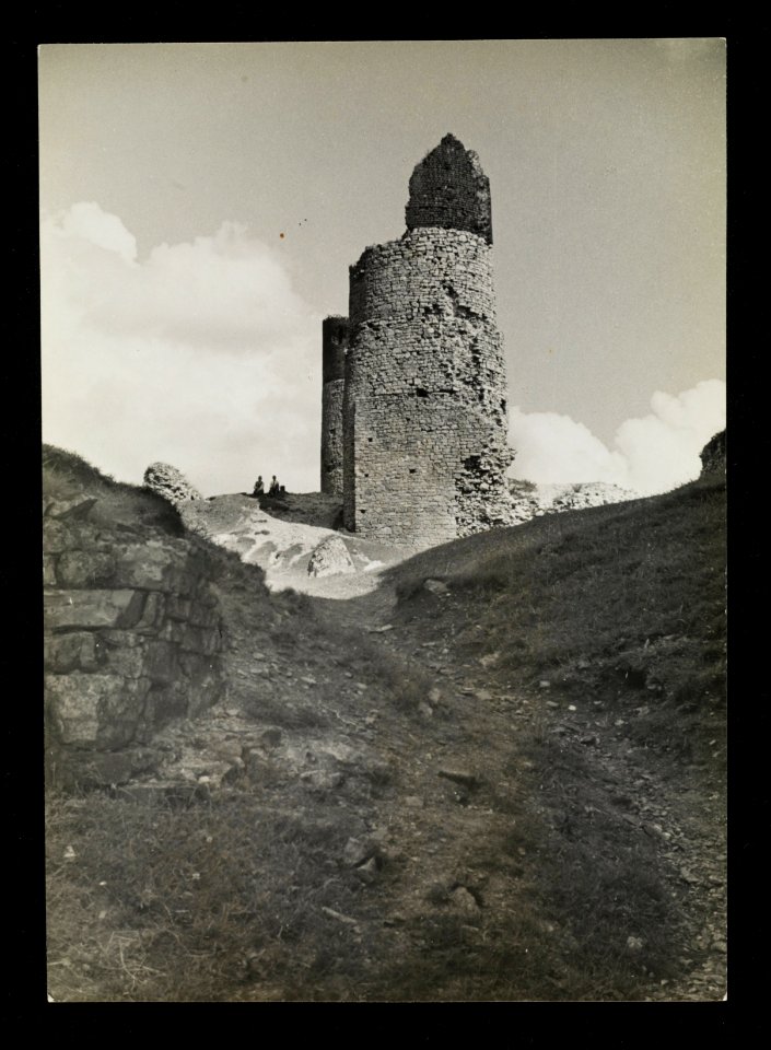 Checiny, ruina zamku ca 1936 (61783640)