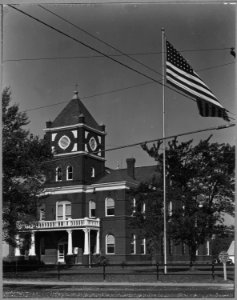 Charles County, Maryland. The county courthouse at LaPlata. The architecture has an appropriate rela . . . - NARA - 521570