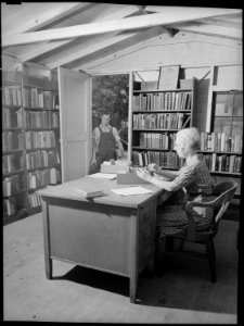 Charlestown, Indiana. Education, Library Services. - NARA - 518271