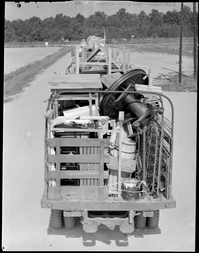 Closing of the Jerome Relocation Center, Denson, Arkansas. Evacuees were supplied with cots, blanke . . . - NARA - 539682