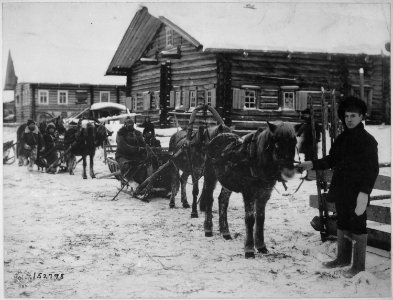 Colonel George E. Stewart, commanding American forces in Northern Russia, passing by convoy through village of Chamova o - NARA - 531146