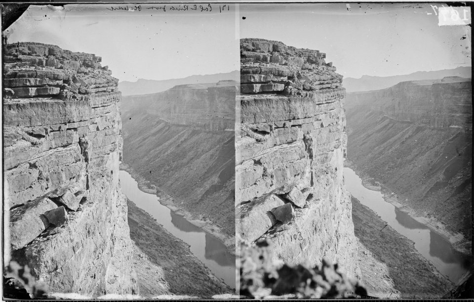 COLORADO RIVER FROM PLATEAU BELOW THE PARIA MARBLE CANYON, 1200 FEET DEEP - NARA - 523933