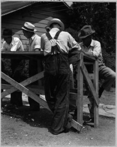 Coosa Valley, Alabama. Employment line outside contractor's office. - NARA - 522614