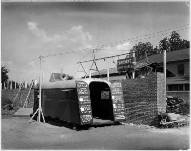 Coosa Valley, Alabama. New amusement enterprises near Childersburg. - NARA - 522649