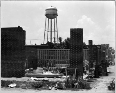 Coosa Valley, Alabama. New store construction - Childersburg. - NARA - 522656