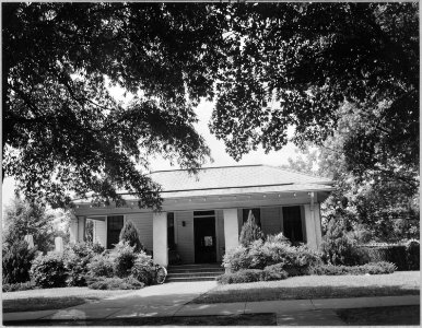 Coosa Valley, Alabama. Rents on small houses such as this in Talladega have doubled and trebled. - NARA - 522599