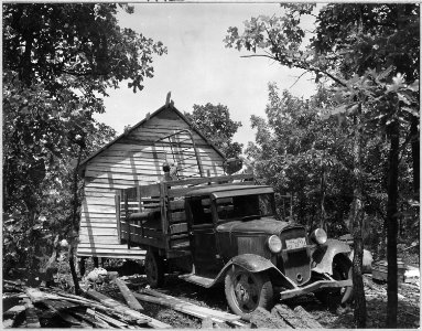 Coosa Valley, Alabama. Moving into new home off of the reservation. This one acre of scrub second-gr . . . - NARA - 522562