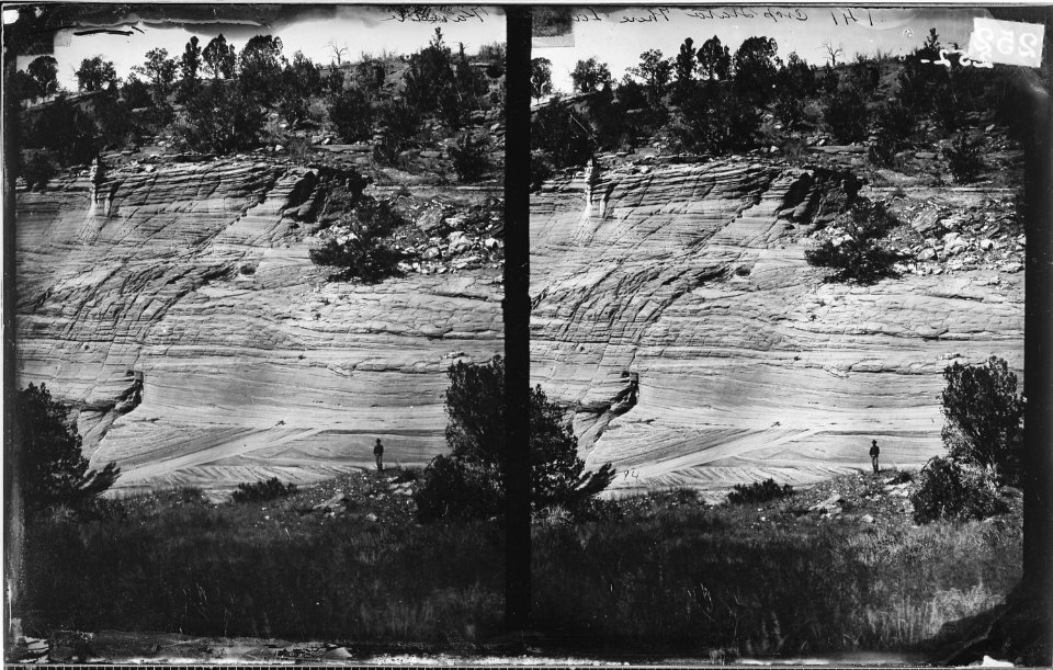 CROSS-BEDDED SANDSTONE, 3-LAKES CANYON, KANAB, UTAH - NARA - 524016