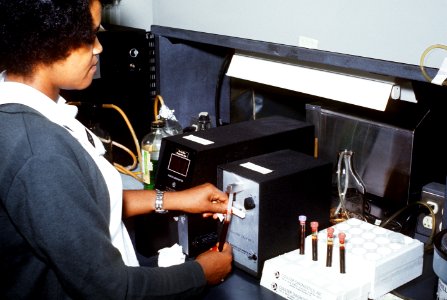 DA-ST-83-09572 Coulter Diluter II at the medical department activity (MEDDAC) health services complex in Fort Sheridan