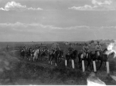 Defilada całości Legionów Polskich przed generałem Friedrichem von Bernhardim w Czeremosznie (22-149-7)