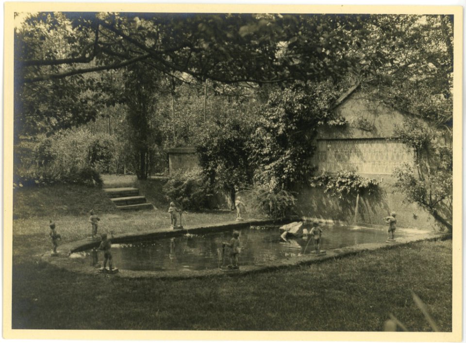 Deanery Garden Fountain Bryn Mawr College