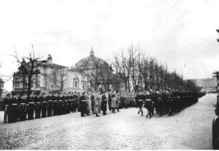 Defilada w Oslo z okazji urodzin Adolfa Hitlera (2-443)