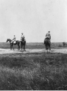 Defilada całości Legionów Polskich przed generałem Friedrichem von Bernhardim w Czeremosznie (22-149-4)
