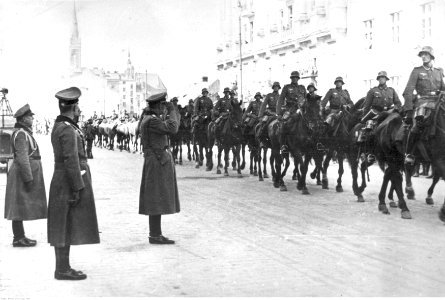 Defilada wojsk niemieckich w Warszawie (2-103)