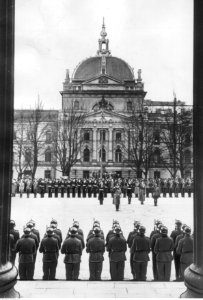 Defilada w Oslo z okazji urodzin Adolf Hitlera (2-444)