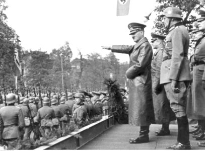 Defilada wojsk niemieckich w Warszawie (2-105)