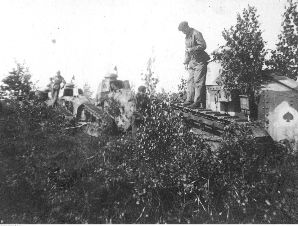 Czołgi Renault FT-17 (22-295)