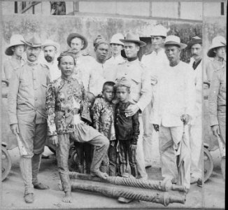 Datto Piang, King of Mindanao, and American Officers. Stereo., ca. 1910 - ca. 1910 - NARA - 533180 photo