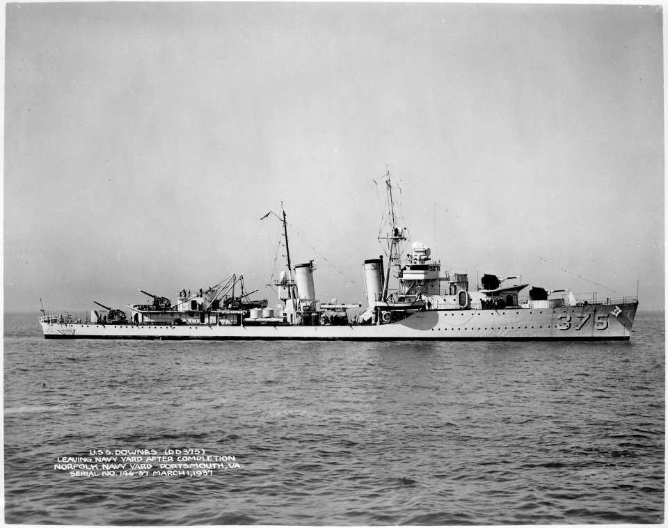 Downes (DD375). Starboard side, underway, 01-03-1937 - NARA - 513025
