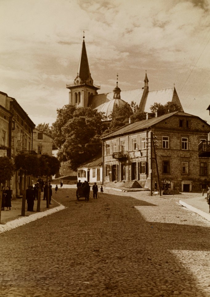 Dzialoszyce, kosciol ca 1936 (66229986) (cropped)