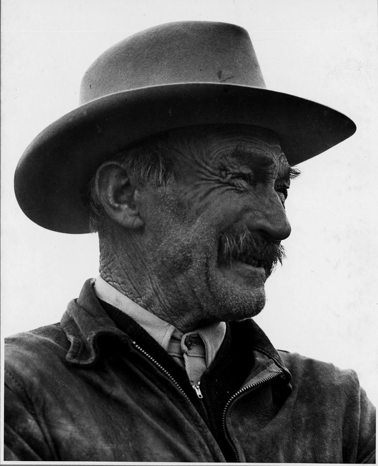 El Cerrito, San Miguel County, New Mexico. These are the people you see around the village during t . . . - NARA - 521167