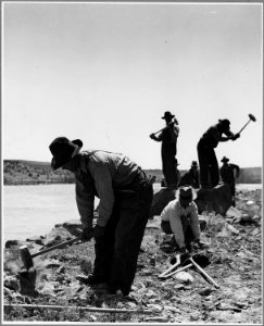 El Cerrito, San Miguel County, New Mexico. The WPA road gangs employ men from all the villages. In . . . - NARA - 521236