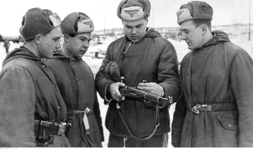 Estońscy ochotnicy podczas zajęć strzeleckich (2-1963)