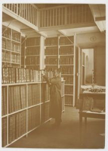 Fragment magazynu Biblioteki Ordynacji Krasinskich ca 1930 (5850196)