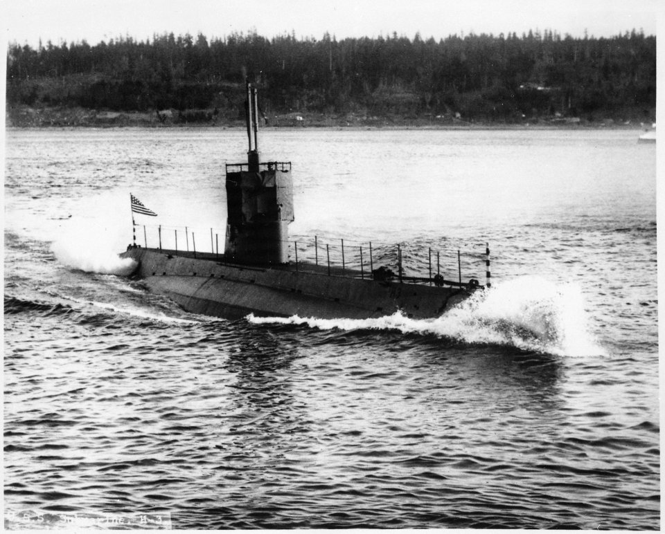 Garfish (SS30), renamed H3. Starboard bow, at launching, 1913 - NARA - 512924