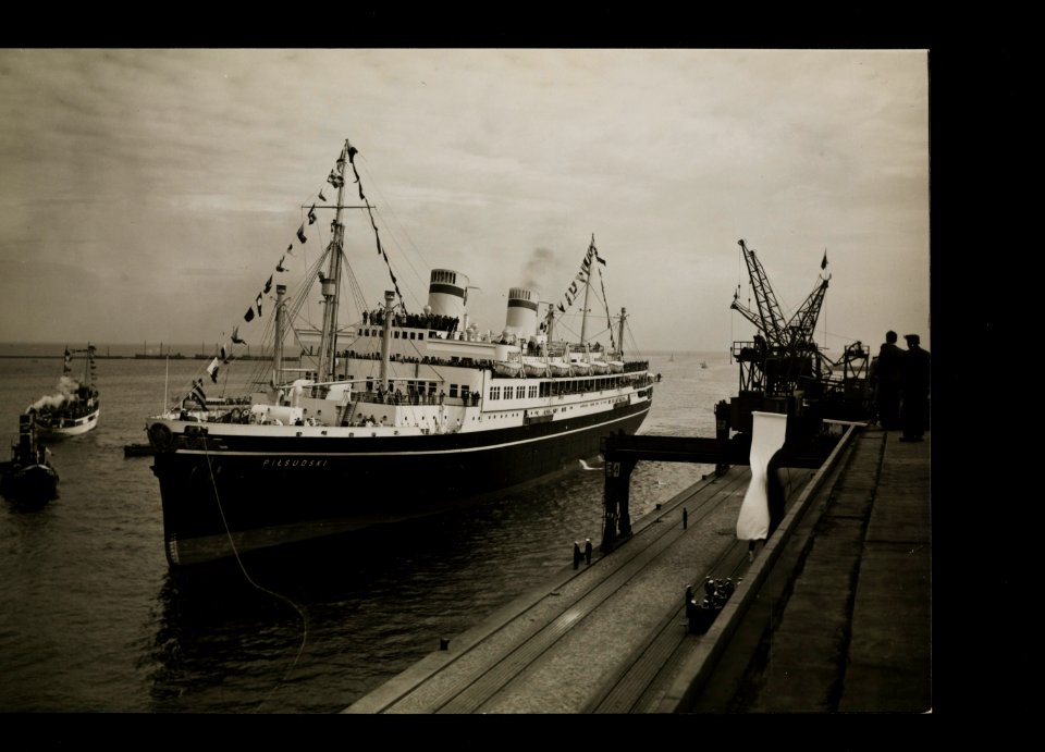 Gdynia, przybicie do portu statku MS Pilsudski 1935 (67264482)
