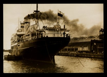 Gdynia, statek SS Pulaski przed Dworcem Morskim 1935 (67264114)