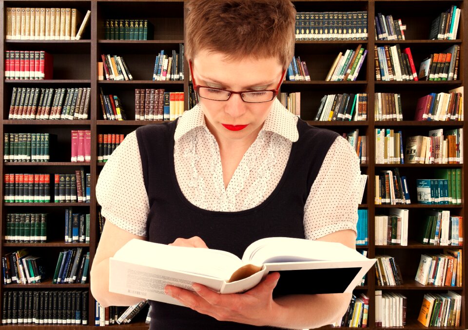 Head bookshelf knowledge
