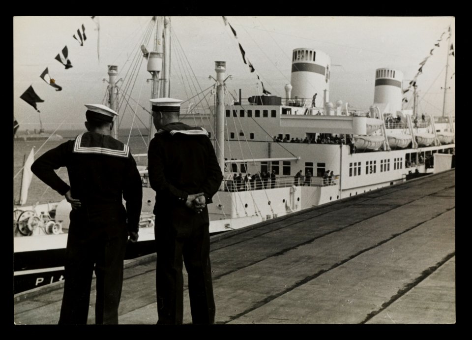 Gdynia, transatlantyk MS Pilsudski z dworca pasazerskiego 1935 (67821090)