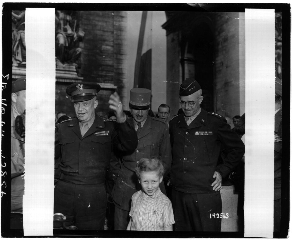 General Eisenhower with General Pierre Kœnig and Lt. Gen. Omar Bradley at the Arc de Triomphe - NARA - 6003969