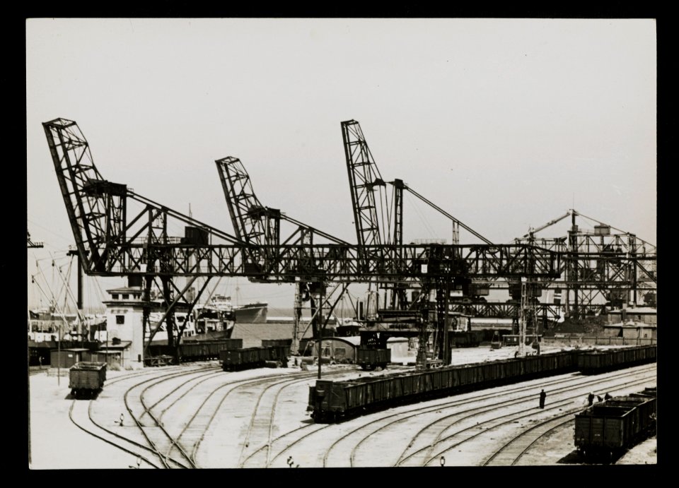 Gdynia, w porcie weglowym 1937 (67264686)