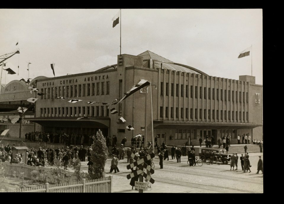 Gdynia, przed Dworcem Morskim 1935 (67264127)