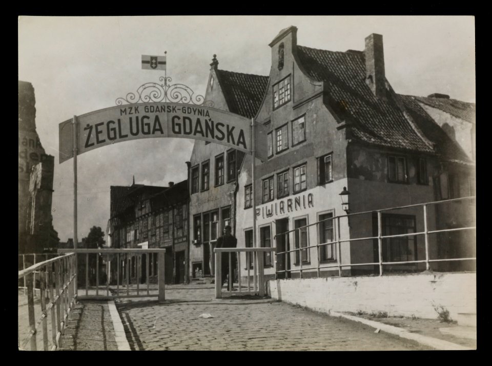 Gdansk, przystan Zeglugi Gdanskiej 1945 (66045563)