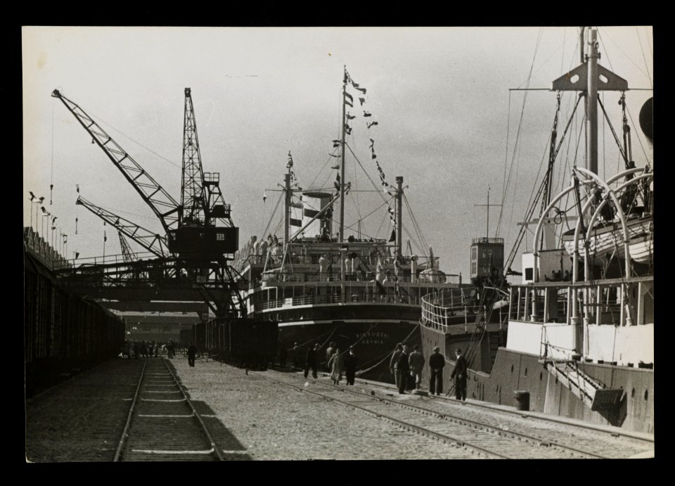 Gdynia, MS Pilsudski w porcie ante 1935 (67264655)