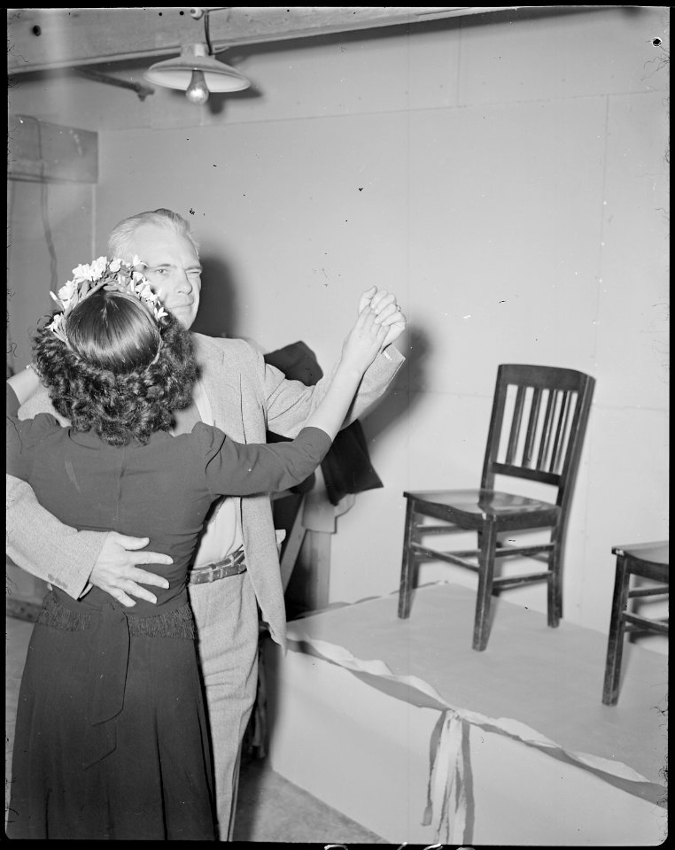 Gila River Relocation Center, Rivers, Arizona. Dave Rogers, after crowning Hido Maeyama from camp ^ . . . - NARA - 538640