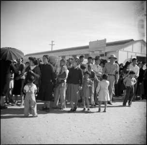 Gila River Relocation Center, Rivers, Arizona. A view of part of the crowd witnessing the Harvest F . . . - NARA - 538655