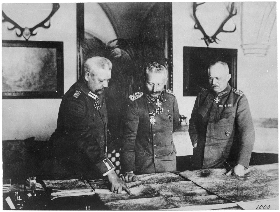 German General Headquarters. General von Hindenburg, Kaiser Wilhelm, General Ludendorff, January 1917., ca. 1919 - ca. 1 - NARA - 533182