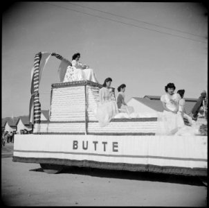 Gila River Relocation Center, Rivers, Arizona. Pretty evacuee girls rode in this float in the Harve . . . - NARA - 538599