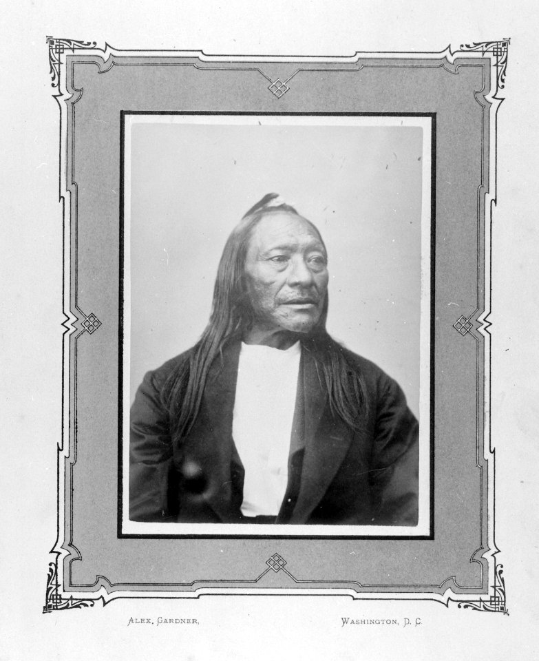 Graceful Walker-An-Te-Ro. Ute - NARA - 519129