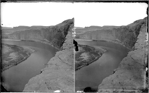 Glen Canyon. Colorado River, 1872, photo by Fennemore. Shows nice river bend in rock cliff canyon - NARA - 517980