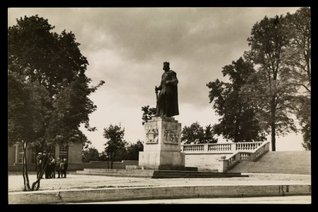 Gniezno, pomnik Boleslawa Chrobrego ca 1930 (66235640)