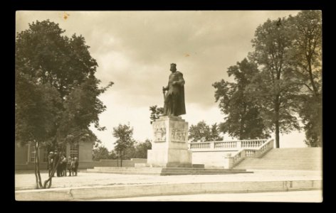 Gniezno, pomnik Boleslawa Chrobrego ca 1930 (66384059)