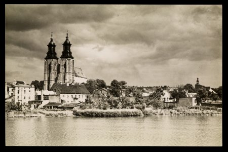 Gniezno, katedra i miasto ca 1930 (66235641) photo