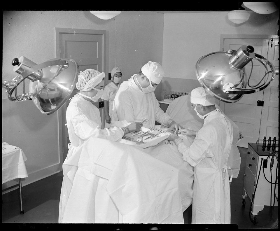 Granada Relocation Center, Amache, Colorado. In one of the two hospital operating rooms at the cent . . . - NARA - 539000