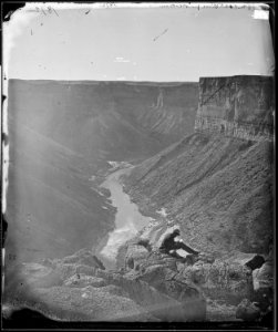 GRAND CANYON OF THE COLORADO, MOUTH OF PARIA CREEK, LOOKING WEST FROM PLATUEAU - NARA - 524227 photo